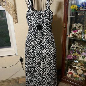 NWT Enfocus Women's size 4Petite Black & White Sleeveless Maxi Dress